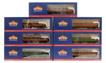 Bachmann Branch-Line Model Railways OO Gauge vans and coaches, comprising 39-026E BR Mk1 SK second
