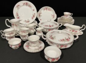 A Royal Albert Lavender Rose pattern part dinner and tea service comprising six dinner plates, six