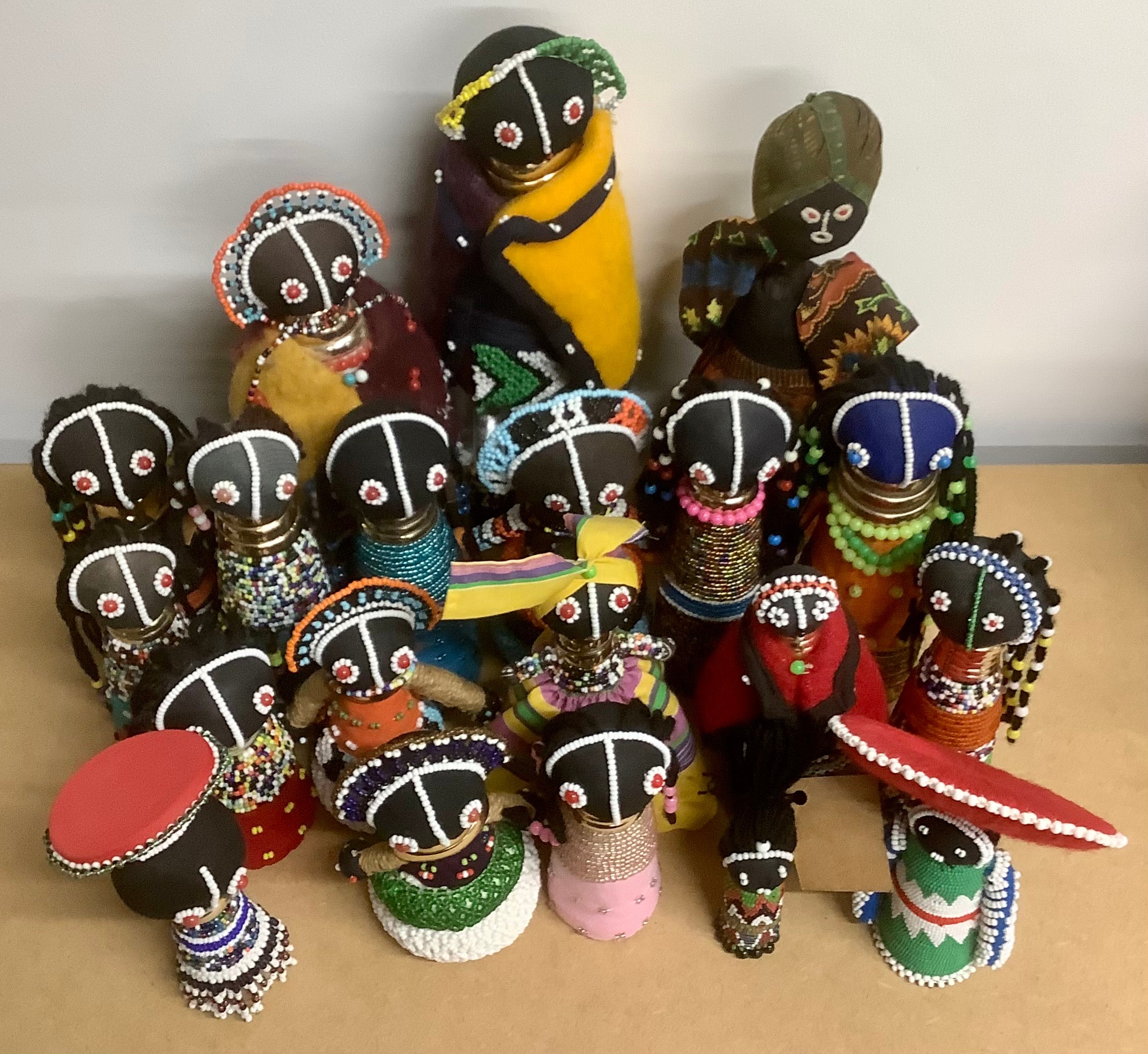 Tribal Art & the Eclectic Interior - a collection of Ndebele beadwork fertility and initiation - Image 2 of 2