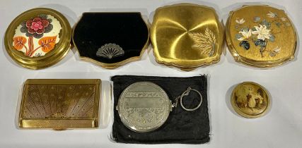 A collection of seven Art Deco and other compacts/vanity cases