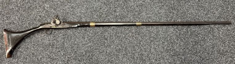 North African Flintlock Musket with 127cm long barrel. Bore approx. 15mm. Working action which holds