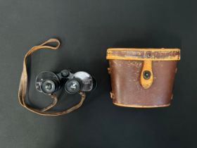 WW2 Canadian 6x30 binoculars maker marked and dated "REL/Canada 1944". Graticule rangefinders to