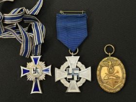 WW2 Third Reich Medals: Deutsches Schutzwall-Ehrenzeichen - West Wall Medal, early Buntmetal