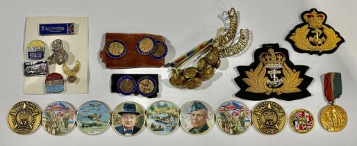 Badges & Medals - a WWI European War 1914-1919 peace medal; a D-Day 50th Northumbrian Division coin;