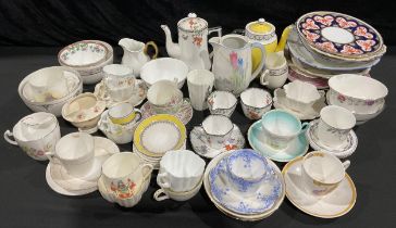 A quantity of Shelley, Wileman & Co. and Foley teaware, late 19th century and later, various