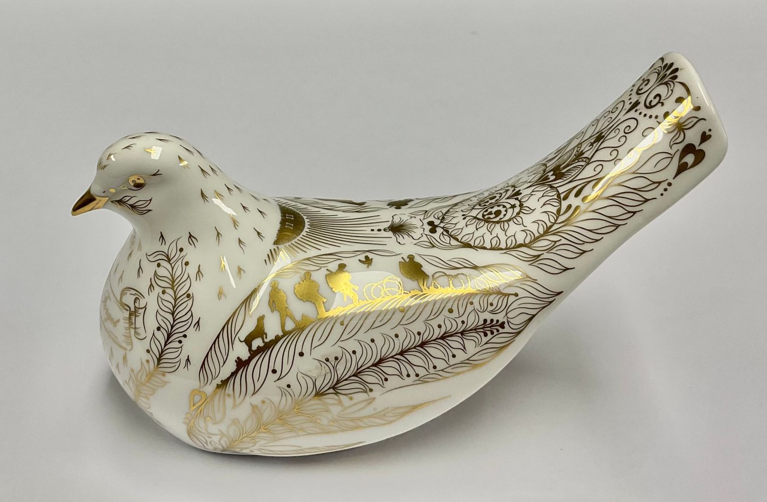 A Royal Crown Derby commemorative paperweight, Dove of Peace “Lest we forget”, to mark the Centenary - Image 2 of 2