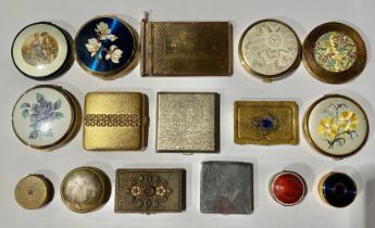 A collection of sixteen compacts and vanity cases