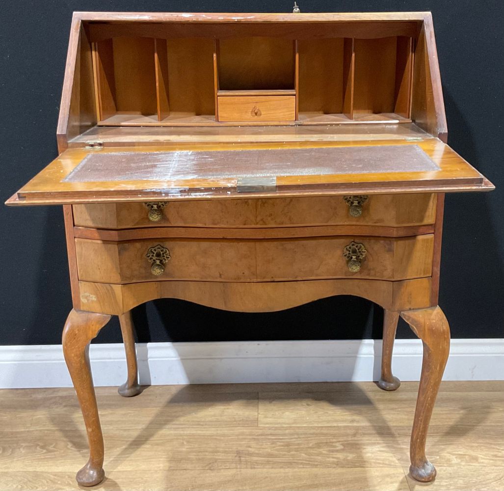 An early 20th century Queen Anne style walnut bureau, fall front enclosing a fitted interior above - Image 2 of 2