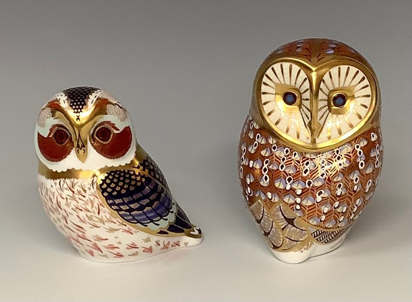 A Royal Crown Derby paperweight, Barn Owl, gold stopper, 11cm, boxed; another, Tawny Owl, gold - Image 2 of 2