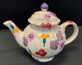A Emma Bridgewater ‘Wallflower Gallon’ tea pot, 20cm high