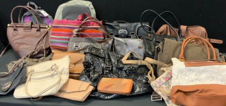Fashion,. Bags, purses etc qty inc Schumacher, Fiorelli, Fresion ruck sack etc all used qty