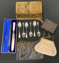 Boxes & Objects - a set of six Victorian silver tea spoons, London 1885, 4.07ozt, mother of pearl