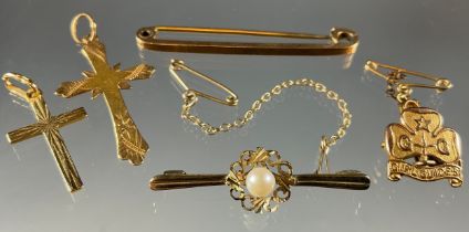 A 9ct gold seed pearl flower head bar brooch, another, Girl Guides 9ct gold pin bade etc , 9.1g