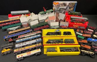 Hornby OO gauge - locomotives, passenger coaches, goods wagons, buildings etc inc The Princess