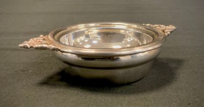 A silver tea strainer on stand, L J Millington ,Birmingham 1997, 68.5g