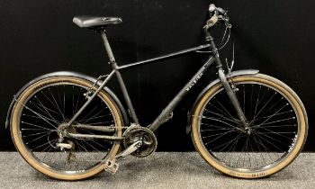 A Raleigh Strada One Hybrid mountain bike, 21 gears.