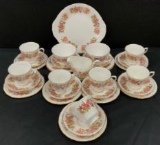 A Colclough Wayside pattern tea set, inc cups, saucers, side plates etc