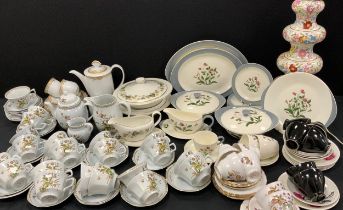 Wedgwood ‘Mayfield’ ware including two tureens, tea plates, graduated meat dishes; etc; two Royal