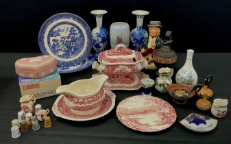 Ceramics - a Royal Copenhagen vase, pair of Chinese blue and white vases, Masons Ironstone table