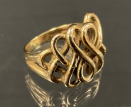 A 9ct gold serpentine signet ring, size M, 6.6g gross