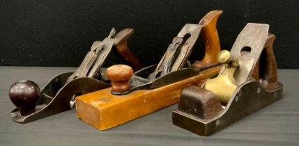 Tools - a 19th century cast steel and walnut infill plane, brass clamp, I Sorby, Chesterfield blade,