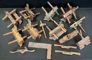 Vintage Woodworking / Carpentry tools - 19th and early 20th century planes, circular compass