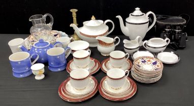 A Duchess pattern ‘Winchester’ tea service for four, other ware; etc