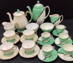 Mid century tea ware including; a Royal Doulton ‘De luxe’ coffee service for five including coffee