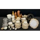 Ceramics - Coalport ‘Country ware’ planter, conforming smaller, Wedgwood Kutani Crane ginger jar,