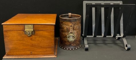 Boxes and objects - a 19th century mahogany box, lift-up lid with brass hinges and latch, 24.5cm