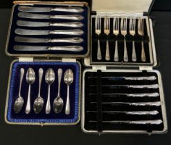 Silver including; a set of silver Edwardian tea spoons; others, 378.5 grams gross