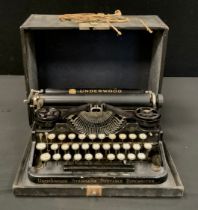 An Underwood Standard Portable Typewriter, cased, c.1922.