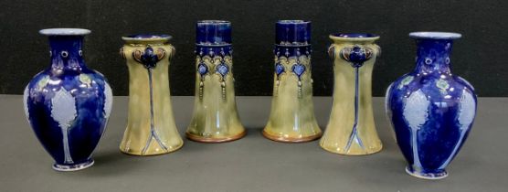 Three pair of Royal Doulton vases, shape numbers 6476, 84624, 6083, 14,5cm and smaller (6)