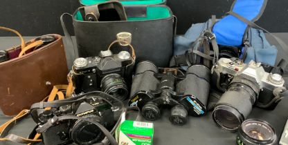 Camera equipment and binoculars - Strepruva, Ross of London, 9x35 binoculars, cased; Canon AE-1 35mm