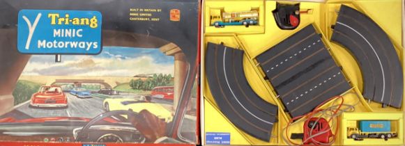 Tri-ang Minic motorways set, M.1511, Commercial Vehicles, BP tanker and Transcontinental flatbed