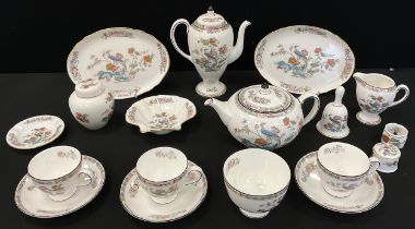 Wedgwood 'Kutani Crane' pattern ware including; coffee pot, tea pot, tea cups and saucers, trinkets,