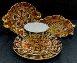 Royal Crown Derby 1128 ‘Old Imari’ pattern tea cup and saucer, side plates, two multi lobed