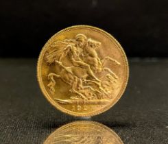 A George V gold Sovereign, South Africa (Pretoria) mint marks, 1925, 8g