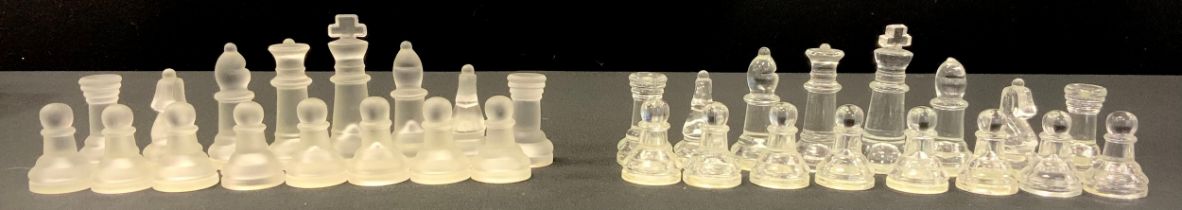 A complete chess set of frosted and clear glass chess pieces, King 8cm high
