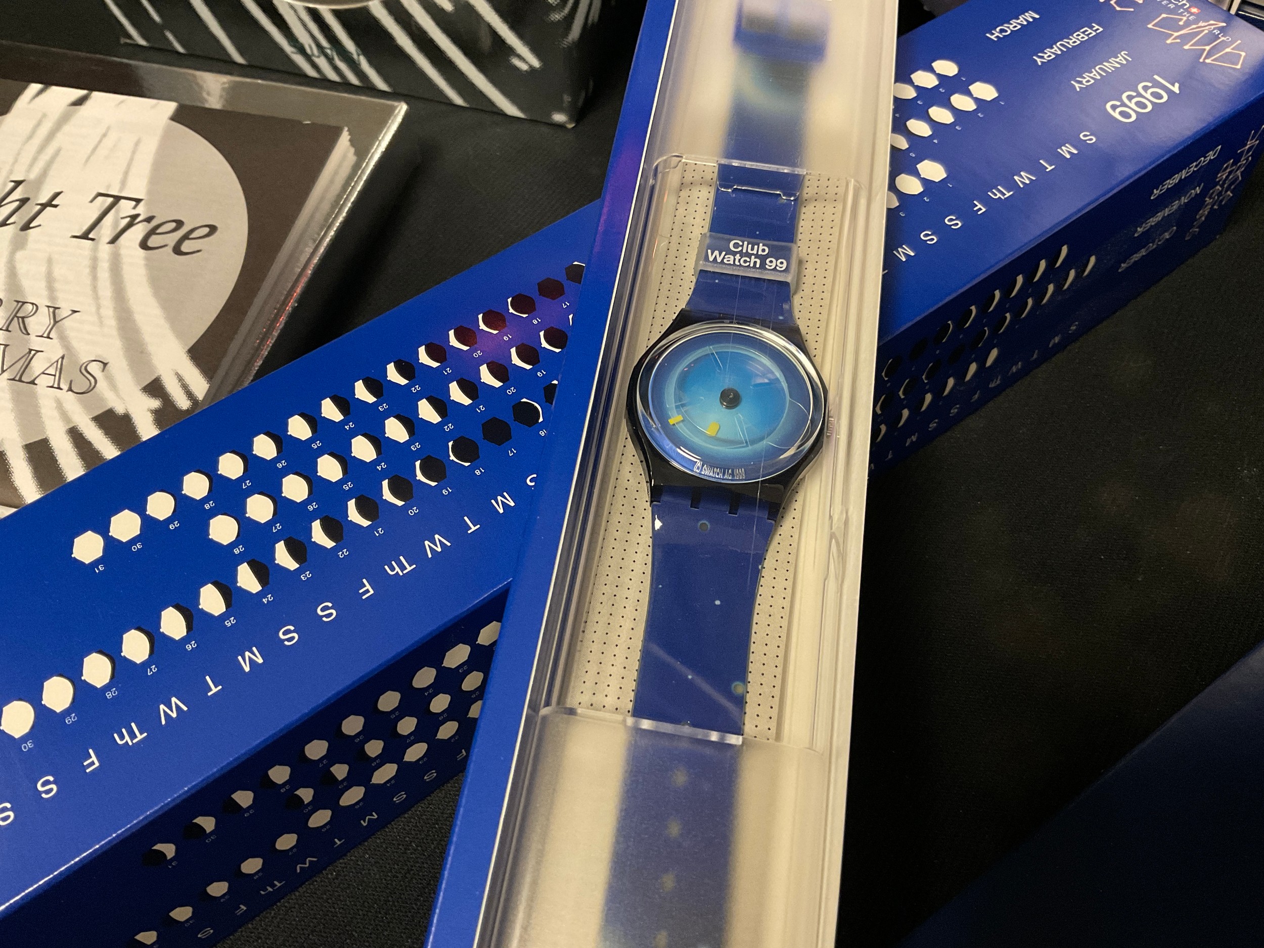 Swatch - Collectors club specials, GZ160 Space Dreams, 1999, SDZ105Sun & Moon, Follow the Light, - Image 3 of 4