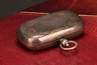 An Edwardian silver rounded rectangular two-section sovereign case, hinged cover enclosing sprung