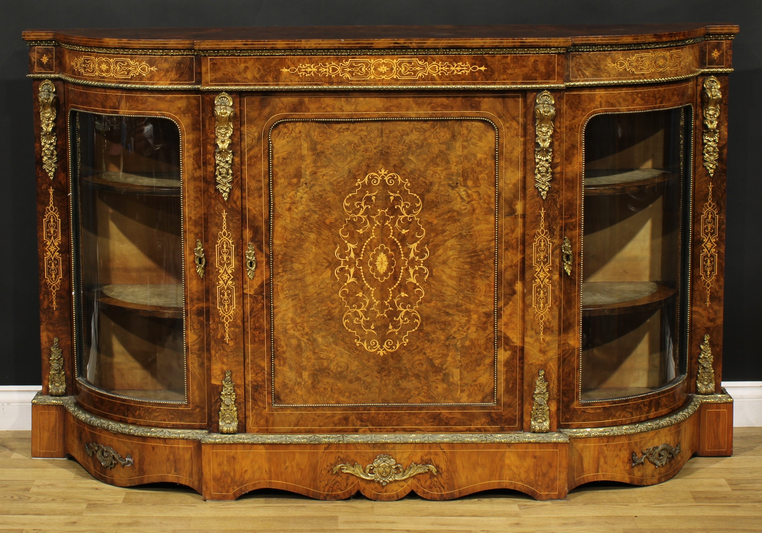 A Victorian gilt metal mounted walnut and marquetry credenza, slightly oversailing top above a panel - Bild 2 aus 2