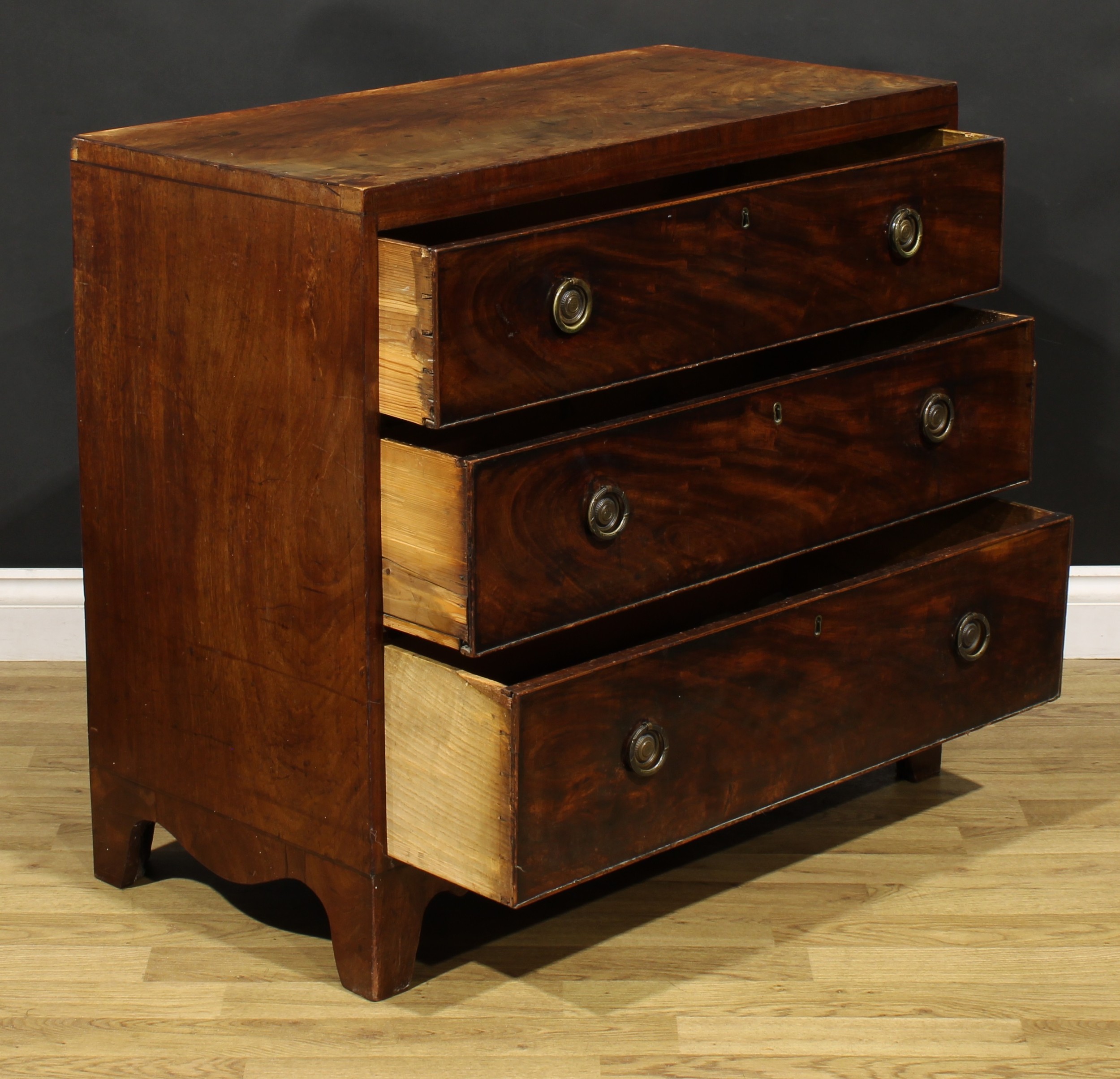 A George III mahogany caddy top chest, of three long cockbeaded drawers, shaped apron, bracket feet, - Image 4 of 6