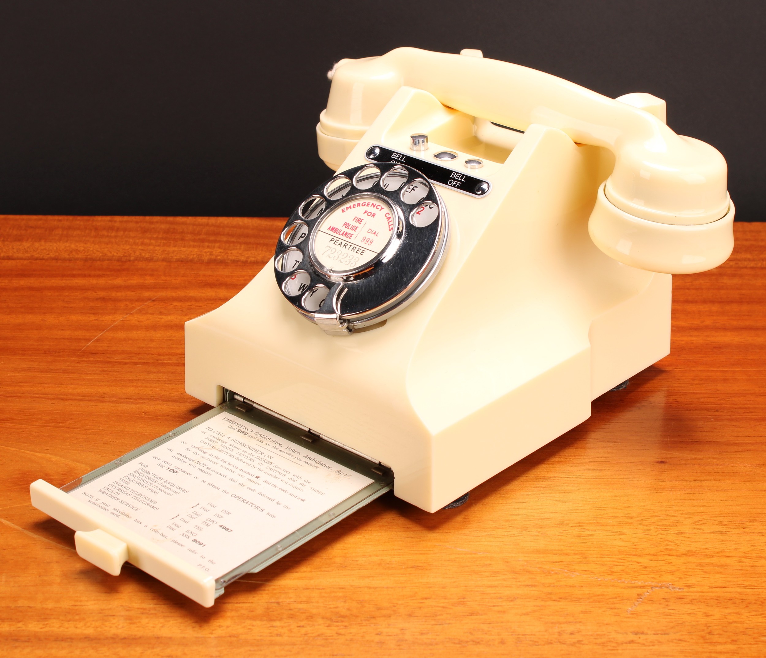 A mid 20th century British GPO telephone, probably provided by British Ericsson, the handset - Image 2 of 3