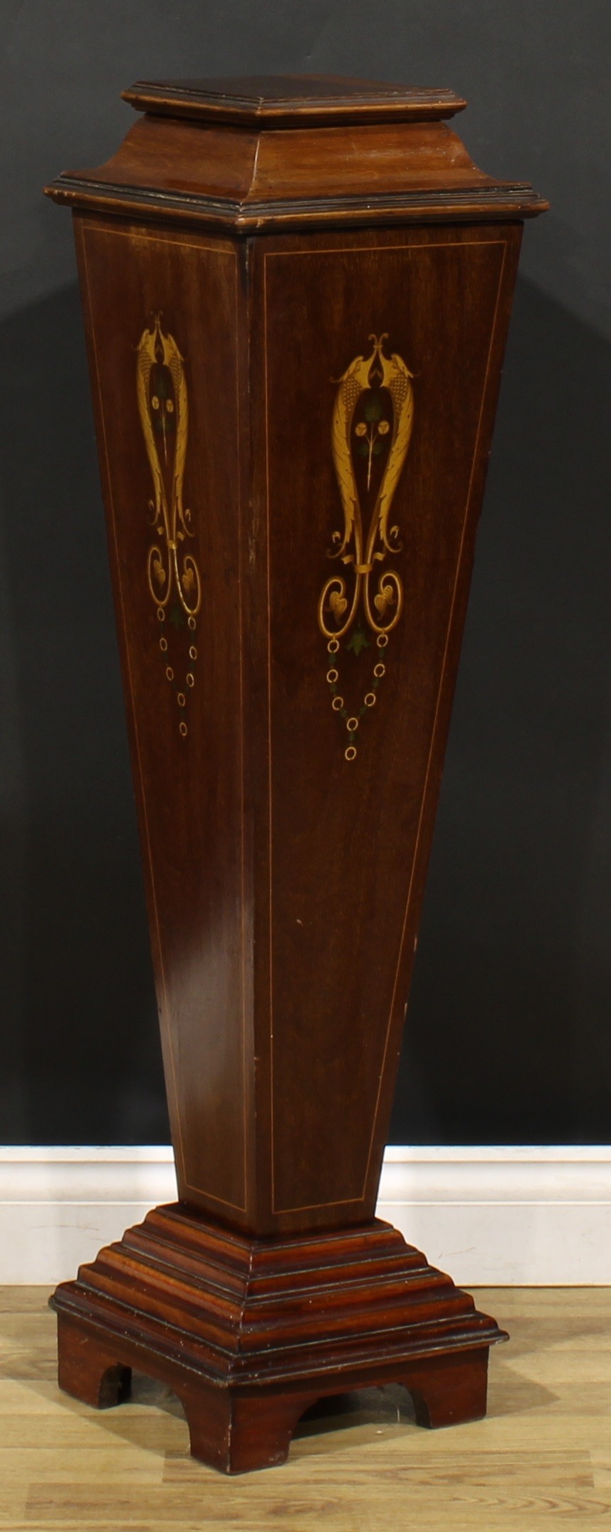 A Sheraton Revival mahogany and marquetry statuary pedestal, square plateau above a concave - Image 3 of 3