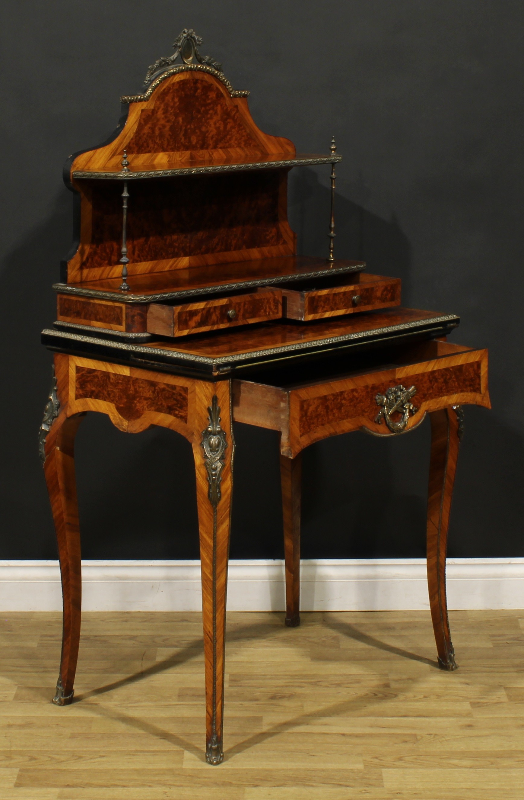 A Louis XV Revival amboyna and kingwood bonheur du jour, shaped superstructure with a shelf and - Image 5 of 7