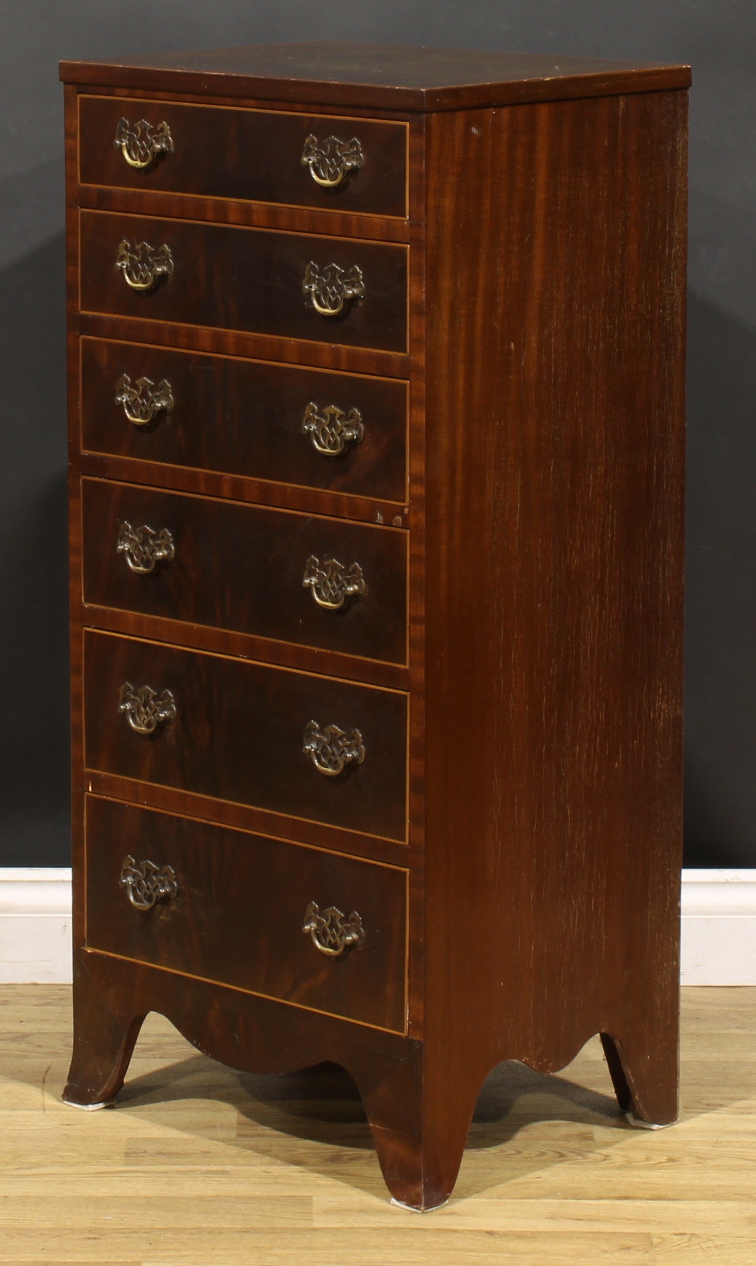 A George III style mahogany chest, of six drawers, 99cm high, 46.5cm wide, 36cm deep - Image 5 of 6