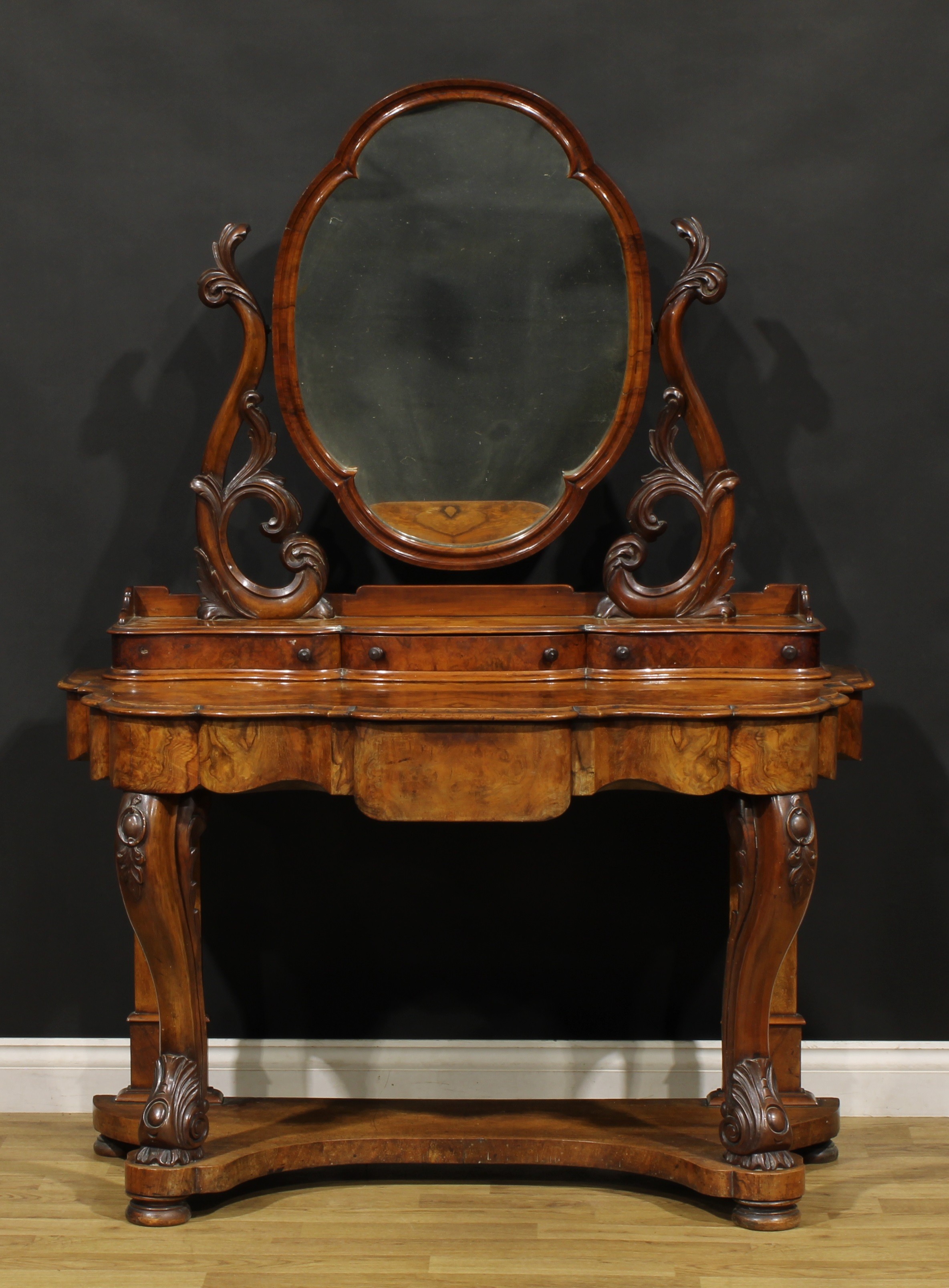A Victorian walnut duchess dressing table, the superstructure with shaped mirror above three - Image 2 of 2
