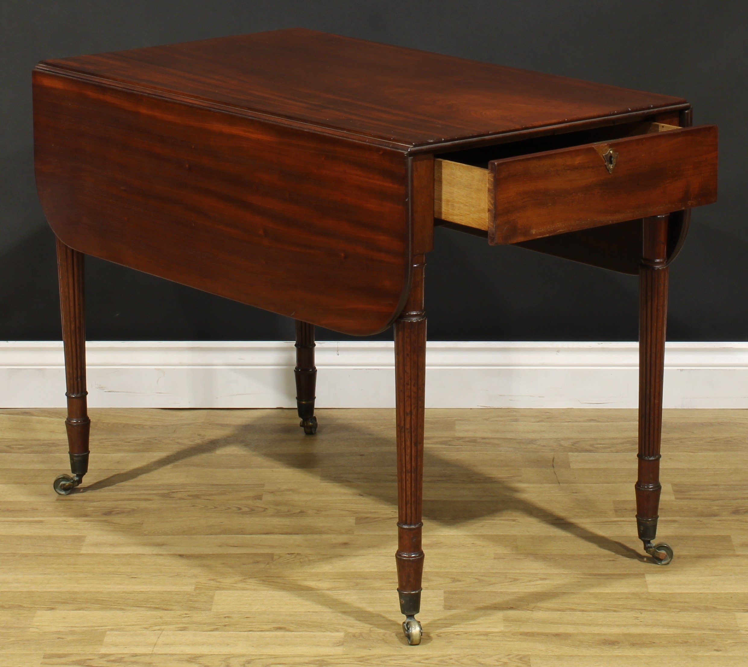 A 19th century mahogany Pembroke table, in the manner of Gillows of Lancaster and London, rounded - Image 5 of 7