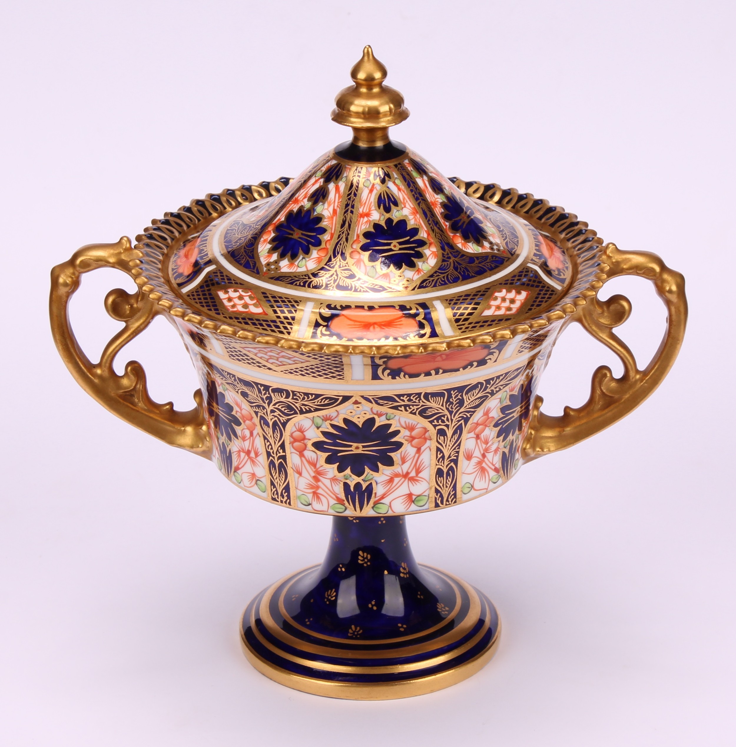 A Royal Crown Derby 1128 Imari pattern campana shaped two-handled vase and cover, castellated rim, - Image 2 of 7